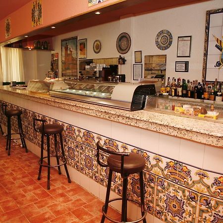 Hostal Cuatro Esquinas Ejea De Los Caballeros Exterior foto