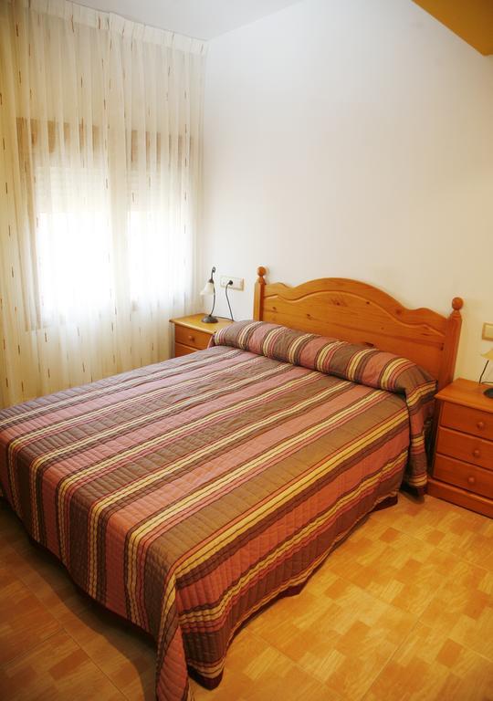 Hostal Cuatro Esquinas Ejea De Los Caballeros Quarto foto