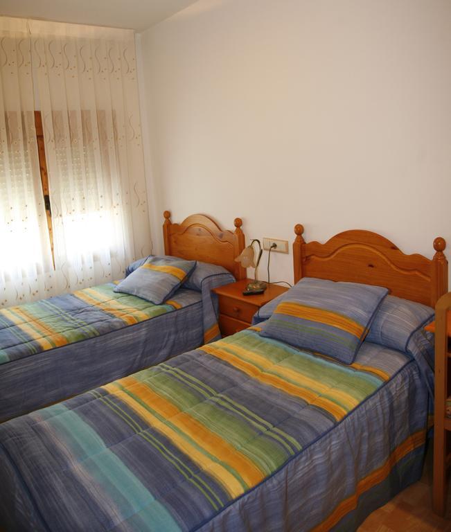 Hostal Cuatro Esquinas Ejea De Los Caballeros Quarto foto